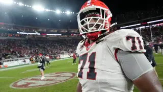 Alabama Fans Throw Objects at Georgia Players After Controversial 20-17 Loss