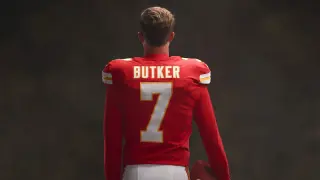 Butker belts 69-yard FG to cap first half for Chiefs