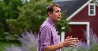 Trump-backed NH contest tests GOP edge as Democrats push a leftward open-seat path