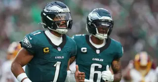 Eagles Shuffle O-Line But Remain Favorites Against Titans in Week 2