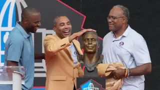 Dementia Disclosure Highlights Concussion Toll at Hall of Fame Ceremony