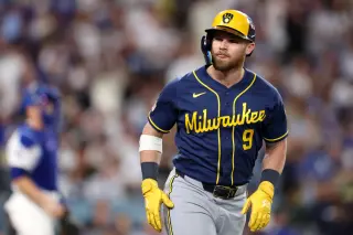 Bauers' 11-Pitch At-Bat Decides NLCS Game 3 as Brewers Take 3-0 Lead