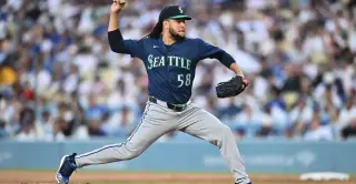 Mariners deal Castillo to White Sox for Dominguez, Jones, and Smith