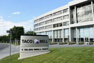 Taco Bell’s scramble to curb a lettuce-linked outbreak and shield its brand