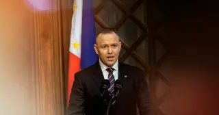 Polish President Storms Constitutional Tribunal in Midnight Clash