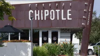 Chipotle Returns to Growth Momentum With Modest Q1 Comp, Keeps Flat Full-Year Outlook