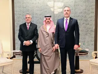 Saudi Arabia Urges Turkish and Pakistani Chiefs to Riyadh as Houthi Strikes Intensify