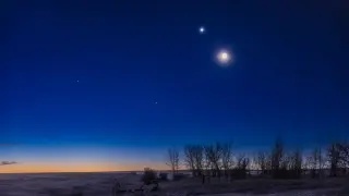 Crescent Moon Joins Jupiter, Venus and Mercury in Sunset Sky Parade