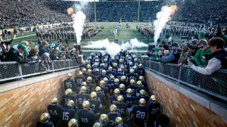 Notre Dame Set to Dominate Rice in Short-Week Showdown, Analysts Predict