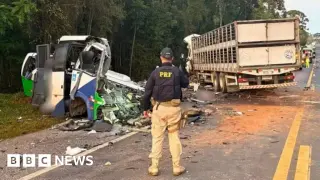 Paraná road tragedy leaves 23 dead in bus-lorry collision