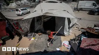 UN envoy warns Gaza ceasefire hanging by a thread as violence persists
