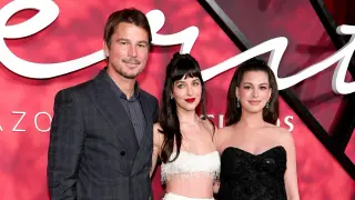 Anne Hathaway Showcases Maternity Style at 'Verity' NYC Premiere