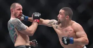Whittaker shocks at 205, KO's Krylov in UFC 329 light‑heavyweight debut