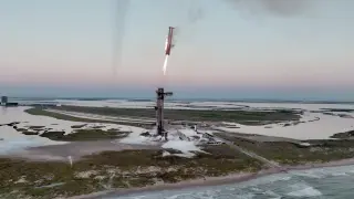 SpaceX adopts catch-tower design for Starship to enable rapid reuse and Mars logistics