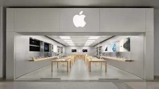 Apple Replaces Video Walls with Wood-Finished Genius Bars in Retail Overhaul