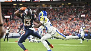 Disputed Pass Interference Call Decides Rams-Broncos Thriller
