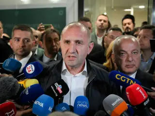 Radev-Backed Bloc Poised to Win Bulgaria's Parliament, Exit Polls Show