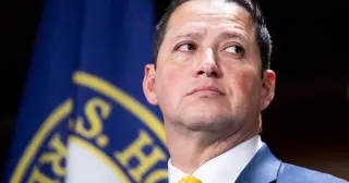 Gonzales resigns as expulsion vote looms over staffer affair