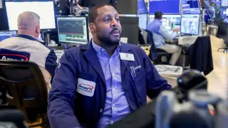 AI-fueled rally extends gains as markets eye China talks and SpaceX IPO