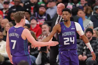 Sweeney's Orlando Debuts Against Hawks in Season Opener