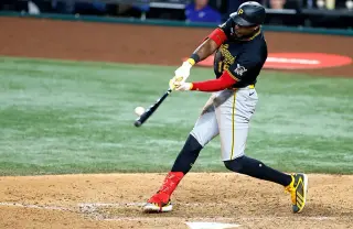 Cruz's Pole-Top Homer: A 432-Foot, Rare Baseball Moment