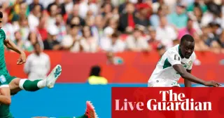 Senegal crushes Iraq 5-0 to edge closer to knockout stage
