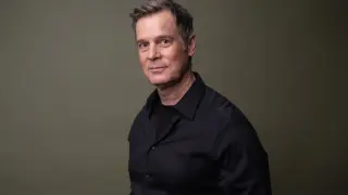 Peter Krause Roars Back as Secret Service Chief in NBC's Line of Fire