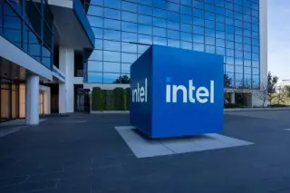 Intel Faces Bearish Double-Top as Earnings Loom