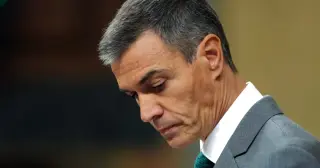 Sánchez Weighs Snap Election After Housing Decrees Fail in Parliament