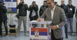 Serbia's Vucic Concedes to Student List, Ending 14-Year Rule