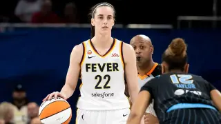 Clark’s 37-Point Masterclass Shines Through a Brutal WNBA Night