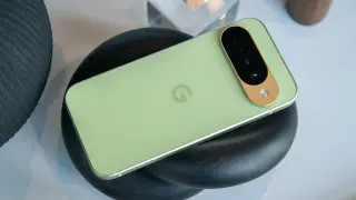 Google's June Pixel patch fixes lingering display, charging and crash issues