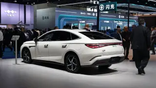 EU weighs curbs on Chinese hybrids as tariff leverage looms