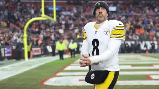 Rodgers Flings Fire at ESPN and Fauci on McAfee Show