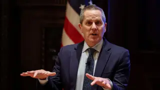 Barr Signals Readiness to Hike If Inflation Stays Elevated