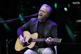 Isbell Sues Suno Over AI That Evokes Musicians’ Identities
