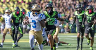 UCLA Beats Oregon 17-15 to Stay Unbeaten and Boost Playoff Hopes