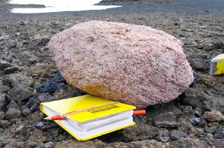 Pink Granite Unmasks a Hidden Giant Beneath Antarctica’s Ice