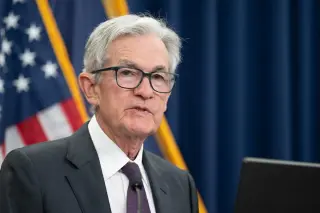 Fed Minutes Hint at Hawkish Shift That Could Reprice an Expensive Market