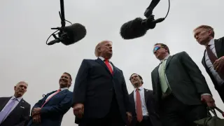 Trump's Red-State Midterm Blitz Tests GOP Strategy Amid Plunging Approval