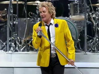 Rod Stewart Cancels Vegas Gigs for Health, Sets Return and North American Tour