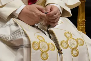 Pope Leo XIV Calls for Peace Talks to Halt Iran Conflict