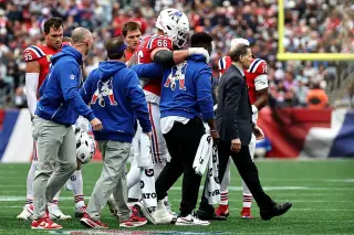 Patriots Tackle Campbell Faces Time Off After Knee Sprain vs. Raiders