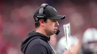 Kubiak’s Halftime Prediction Fails as Chiefs Overcome Raiders in 30-27 Thriller