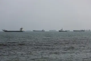 Hormuz Shipping Slows as US-Iran Ceasefire Lapses