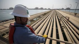 Oil edges higher as Saudi pipeline shutdown tightens supply route from Hormuz