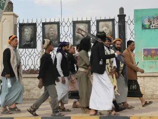 Yemeni forces seize key district as Houthi clashes widen along Taiz-Hodeidah fronts