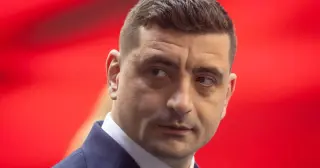 Romania’s MAGA-aligned Simion eyes comeback as coalition falters