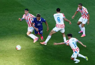Mbappé’s late edge: France squeaks past Paraguay in a tense World Cup test
