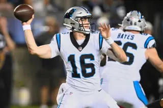 Haynes King caps Panthers' 33-30 comeback with game-winning TD